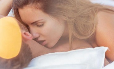 Ženski trikovi u krevetu koji izluđuju muškarce