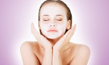 Uklanja suvišne masnoće i liječi akne - smjesa od samo 2 sastojka će vam preporoditi lice!