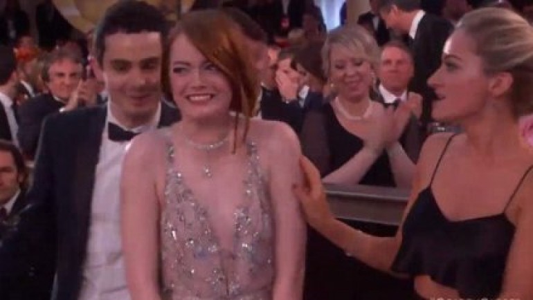 Cijeli svijet umire od smijeha: Emma Stone se brutalno osramotila na dodjeli Zlatnih globusa