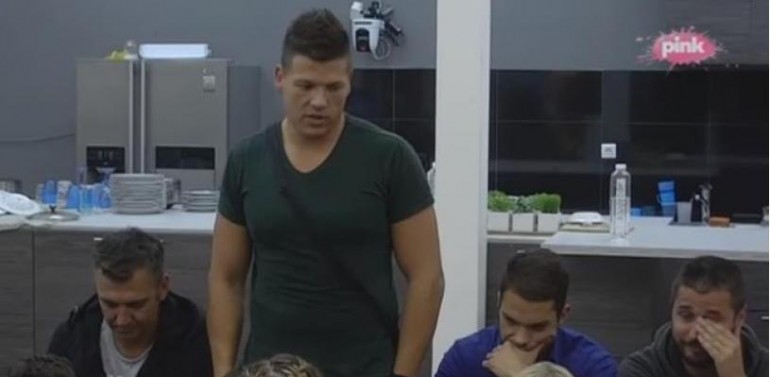 ZALJUBLJEN SAM U LUNU: Sloba konačno priznao svoja osjećanja pred svima (VIDEO)