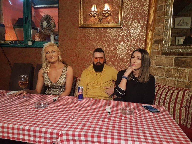 Slađana Mandić se družila sa novinarima u Sarajevu i predstavila novu pjesmu