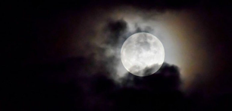 Zona sumraka i energija usijanja… Evo što očekivati u periodu iza Mjesečeve eklipse!
