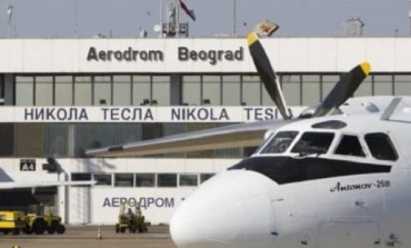 Svidjela mu se stjuardesa, pozvao je na večeru, da bi je zadržao javio da je bomba u avionu! DETALJI O LAŽNOJ DOJAVI O BOMBI U AVIONU NA BEOGRADSKOM AERODROMU