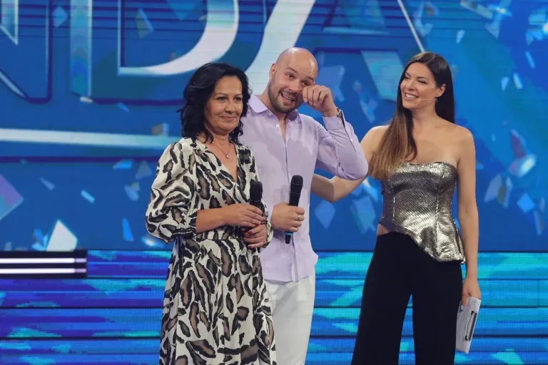 Da li je ovo najemotivniji nastup u „Zvezdama Granda“? Majka takmičara rasplakala žiri (VIDEO)