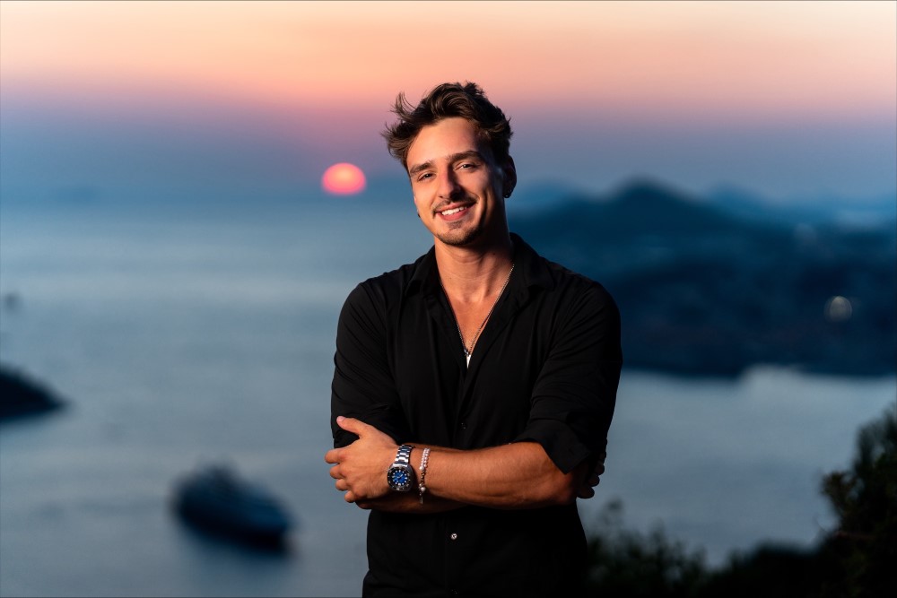 Adi Šoše predstavlja novu pjesmu i video spot „Vila"  - Popularni Mostarac spreman za veliki koncert u rodnom gradu 26. jula